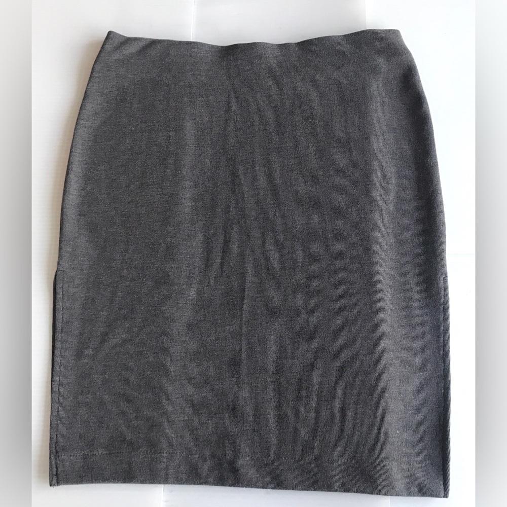 H&M Pencil skirt knit stretchy fabric Dark grey size L great condition